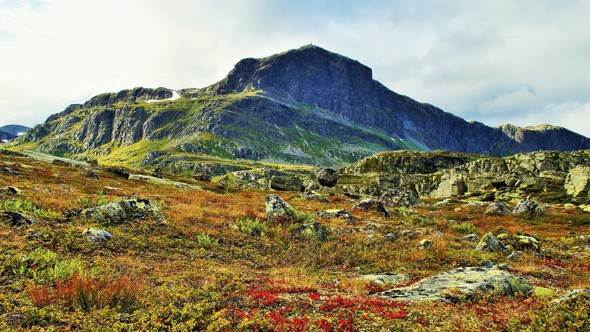 The mountain of Bitihorn in autumn.