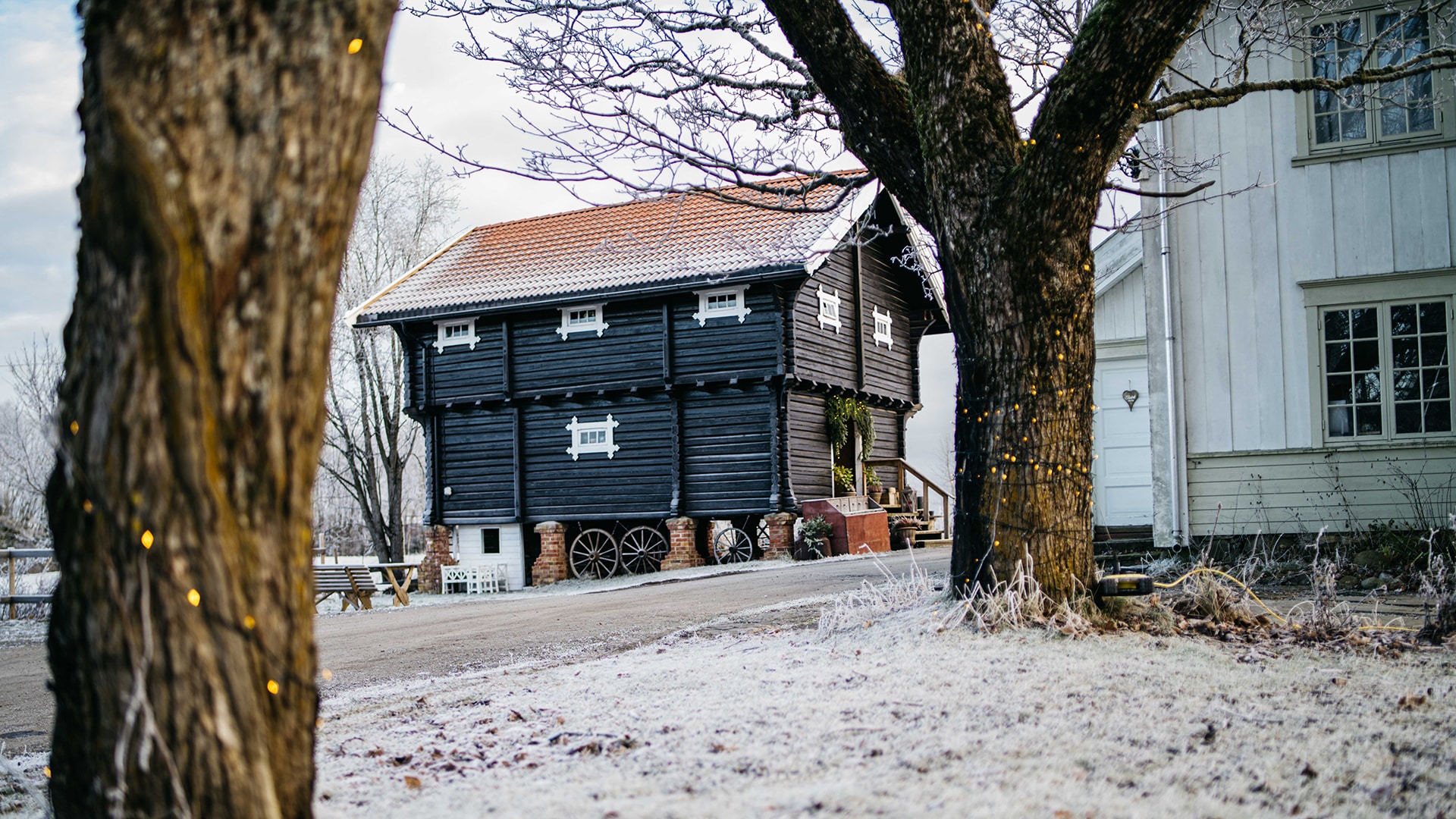 A laft building at farm Imset covered in frost.