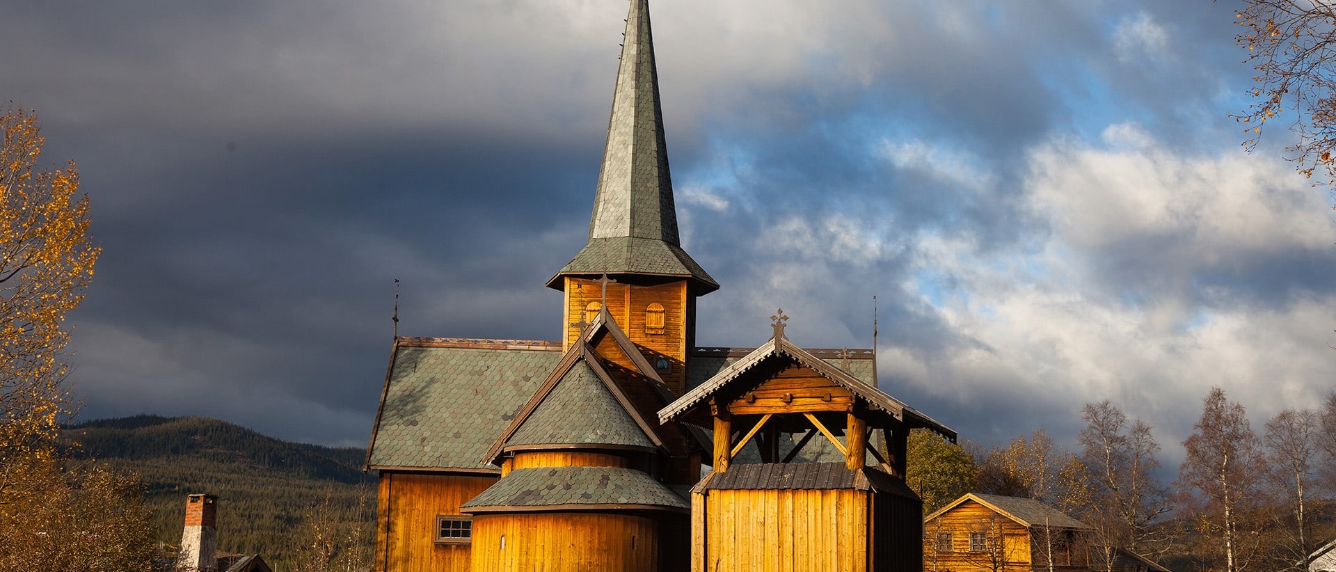 The stave church of Hedalen on a cloudy day.